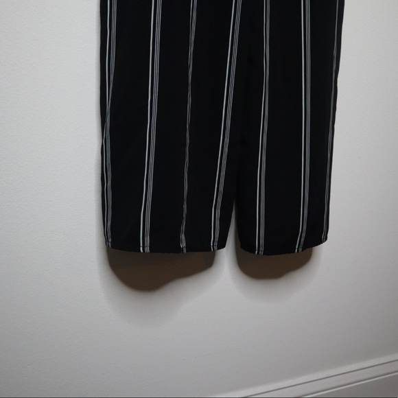 Women Ankle Romper - Picture 4 of 8